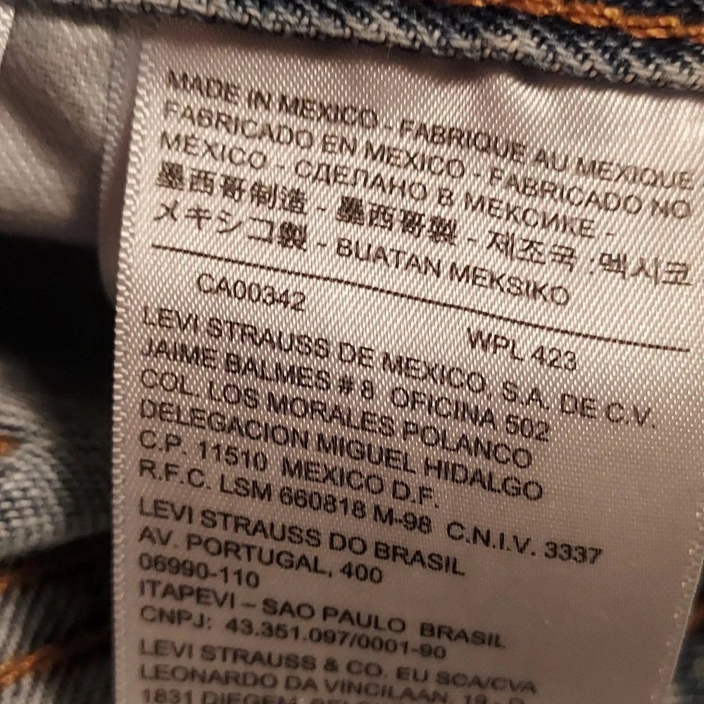 Levi's 505 Men's 32x27(tag 34x29) Men's Jeans in‎ Medium Denim Color